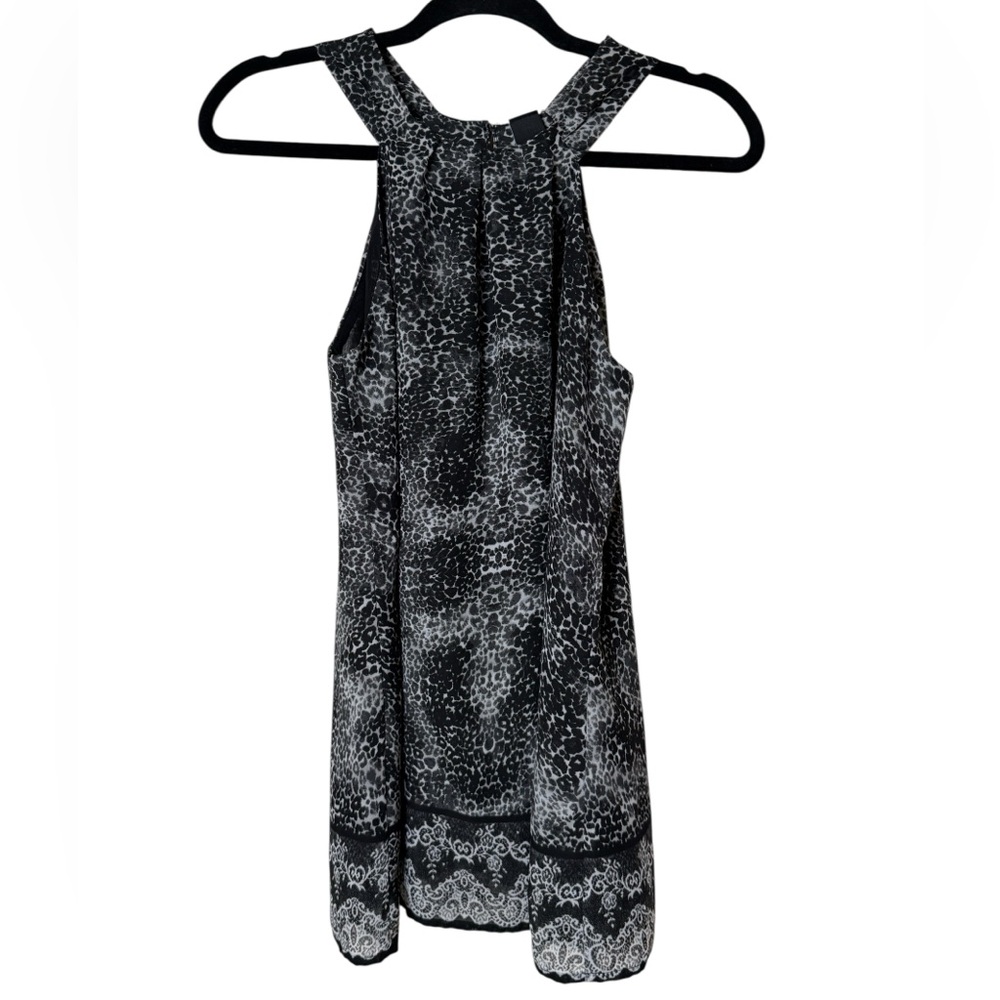 * Apostrophe Black and White Sleeveless Top